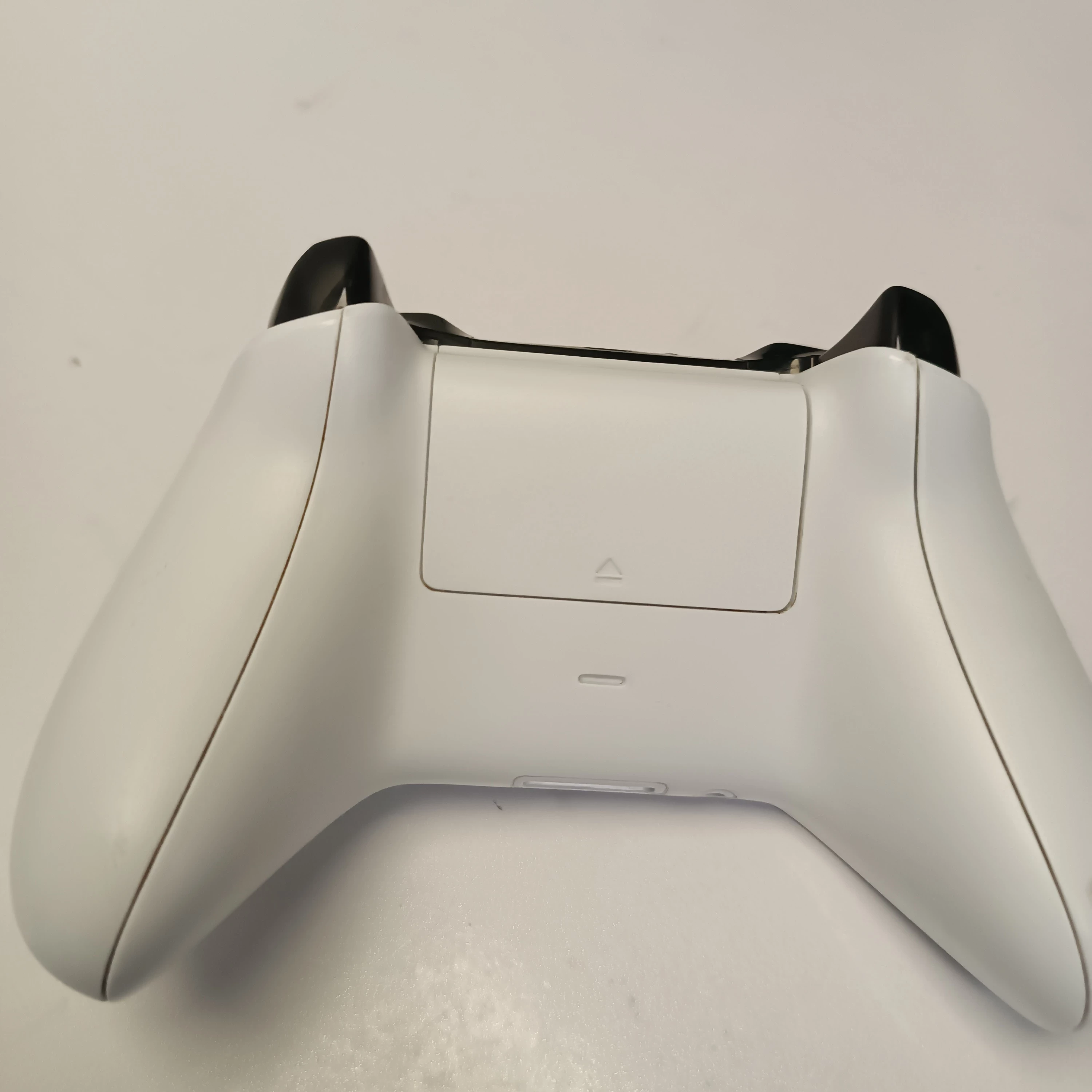 konsola-xbox-one-s-1681-wersja-konsoli-130591-2