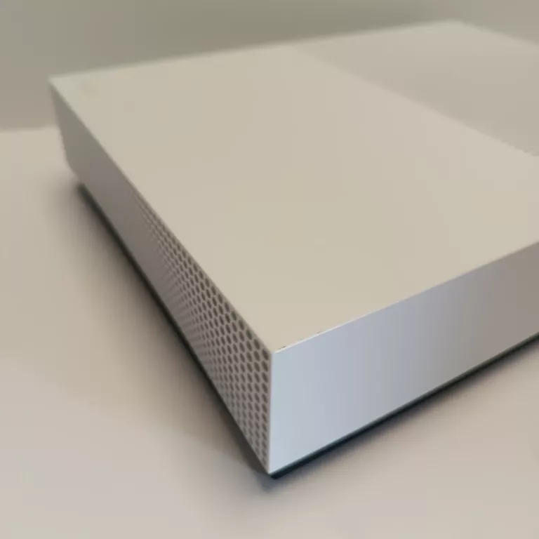 konsola-xbox-one-s-1681-liczba-kontrolerow-w-zestawie-205994-257974