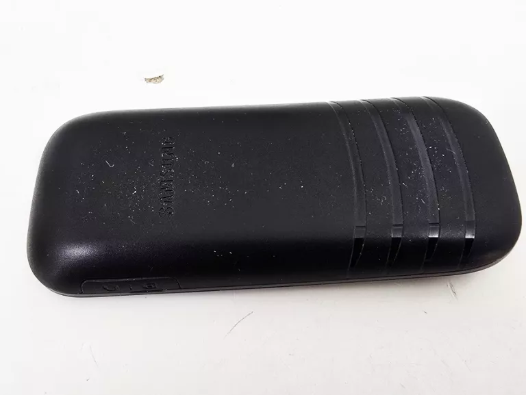 telefon-samsung-gt-e1200r-lad-pud-przekatna-ekranu-152