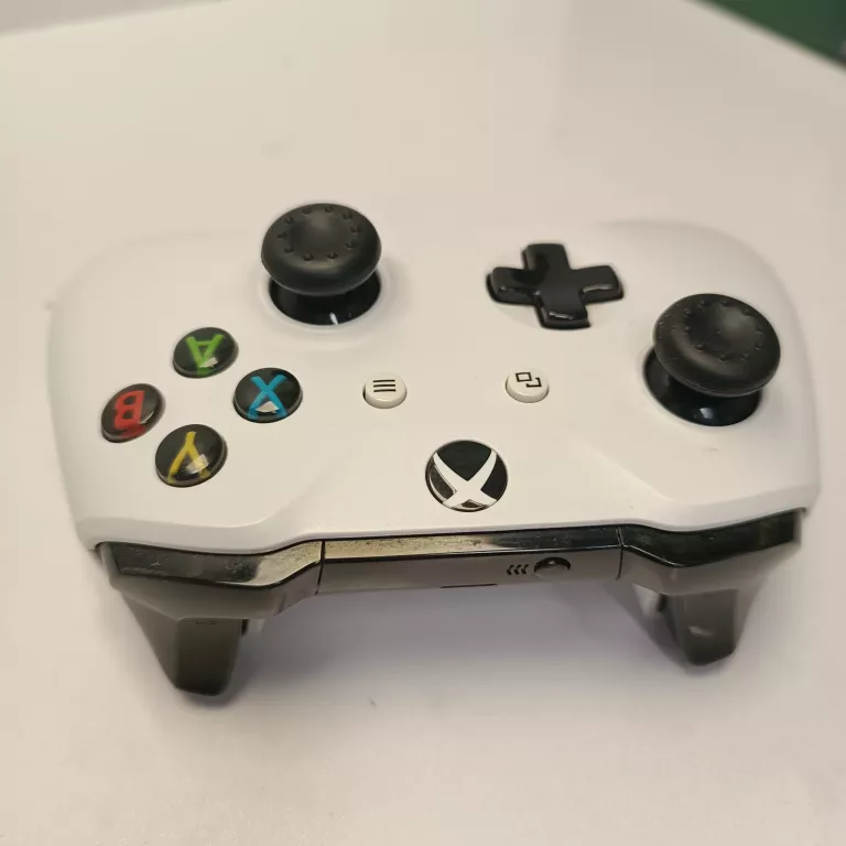 konsola-xbox-one-s-1681-stan-11323-2