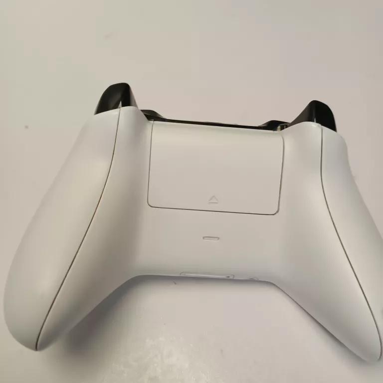 konsola-xbox-one-s-1681-wersja-konsoli-130591-2