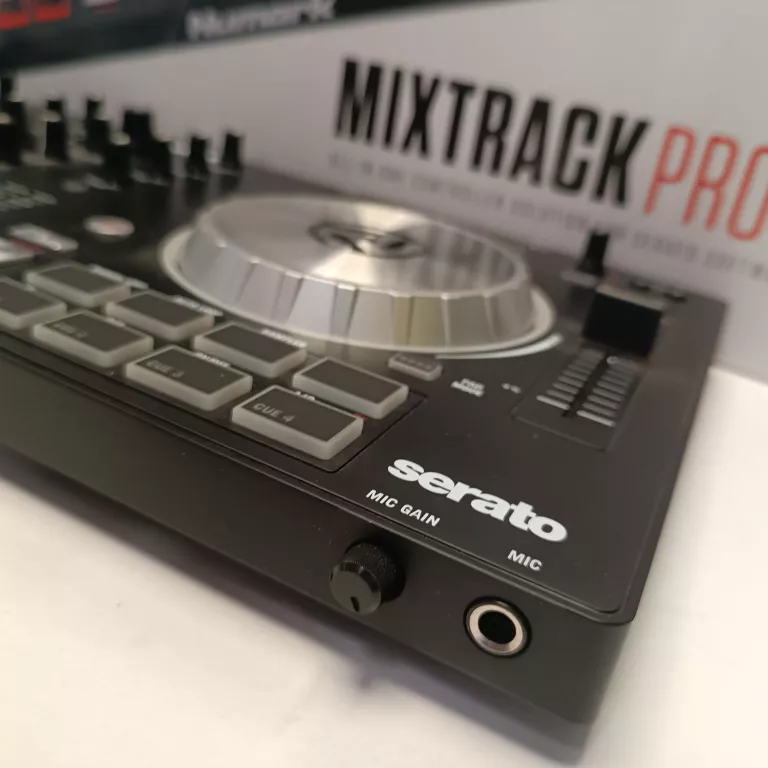 konsola-dj-mixtrack-pro-3-wspolczynnik-sygnalszum-1