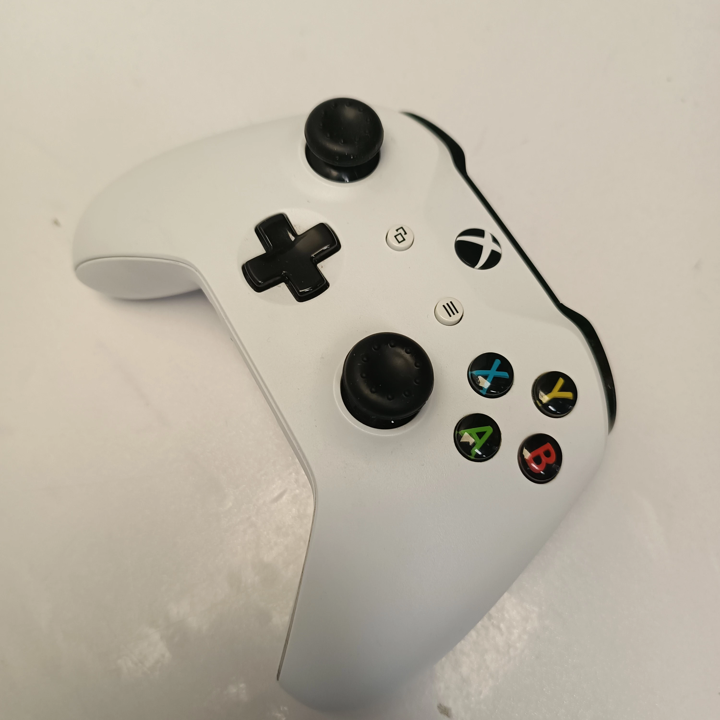 konsola-xbox-one-s-1681-ean-gtin-5903981913046