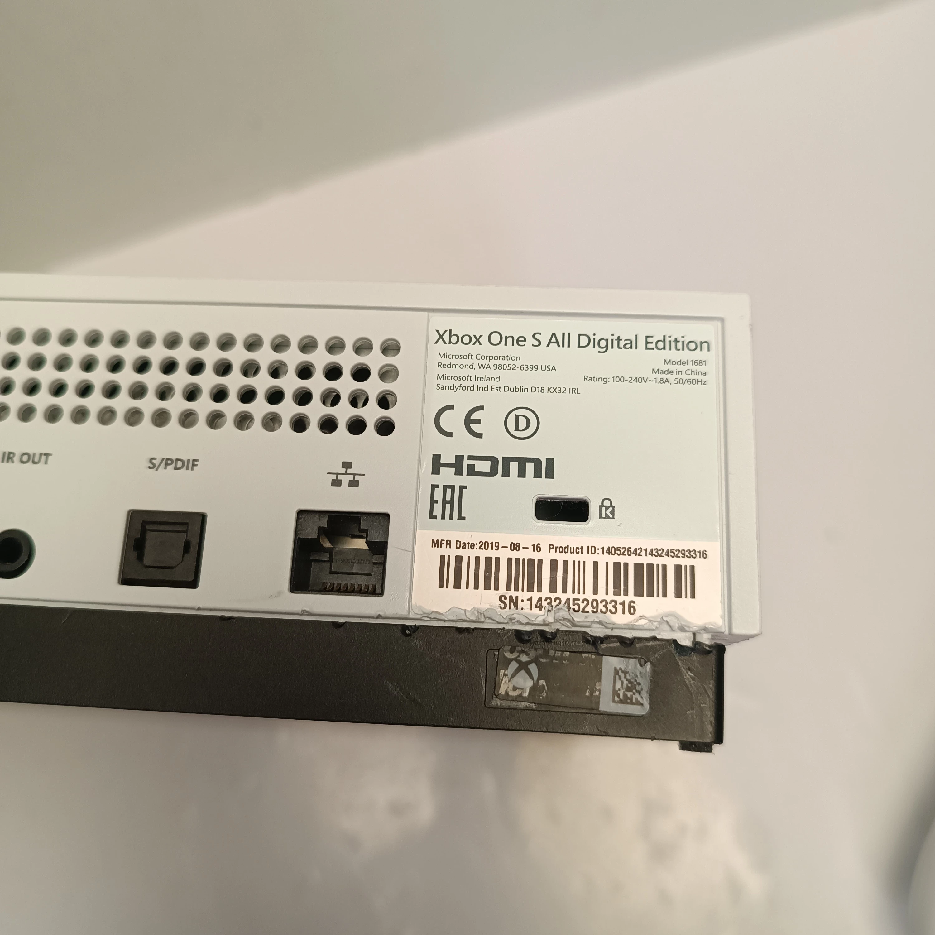konsola-xbox-one-s-1681-kod-producenta-1681
