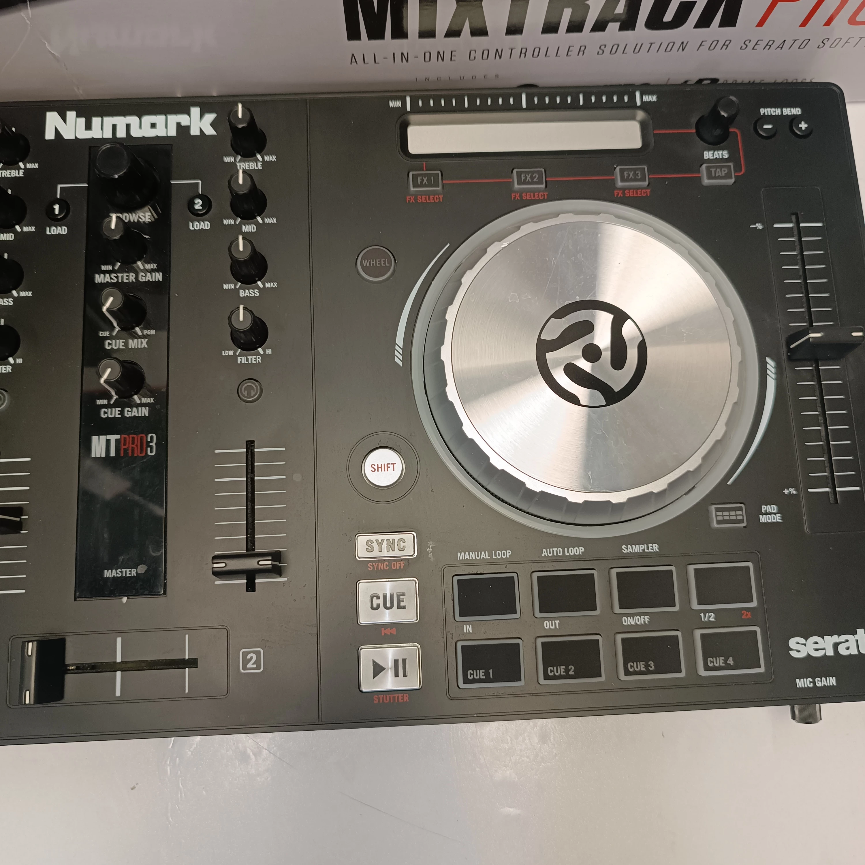 konsola-dj-mixtrack-pro-3-stan-11323-2