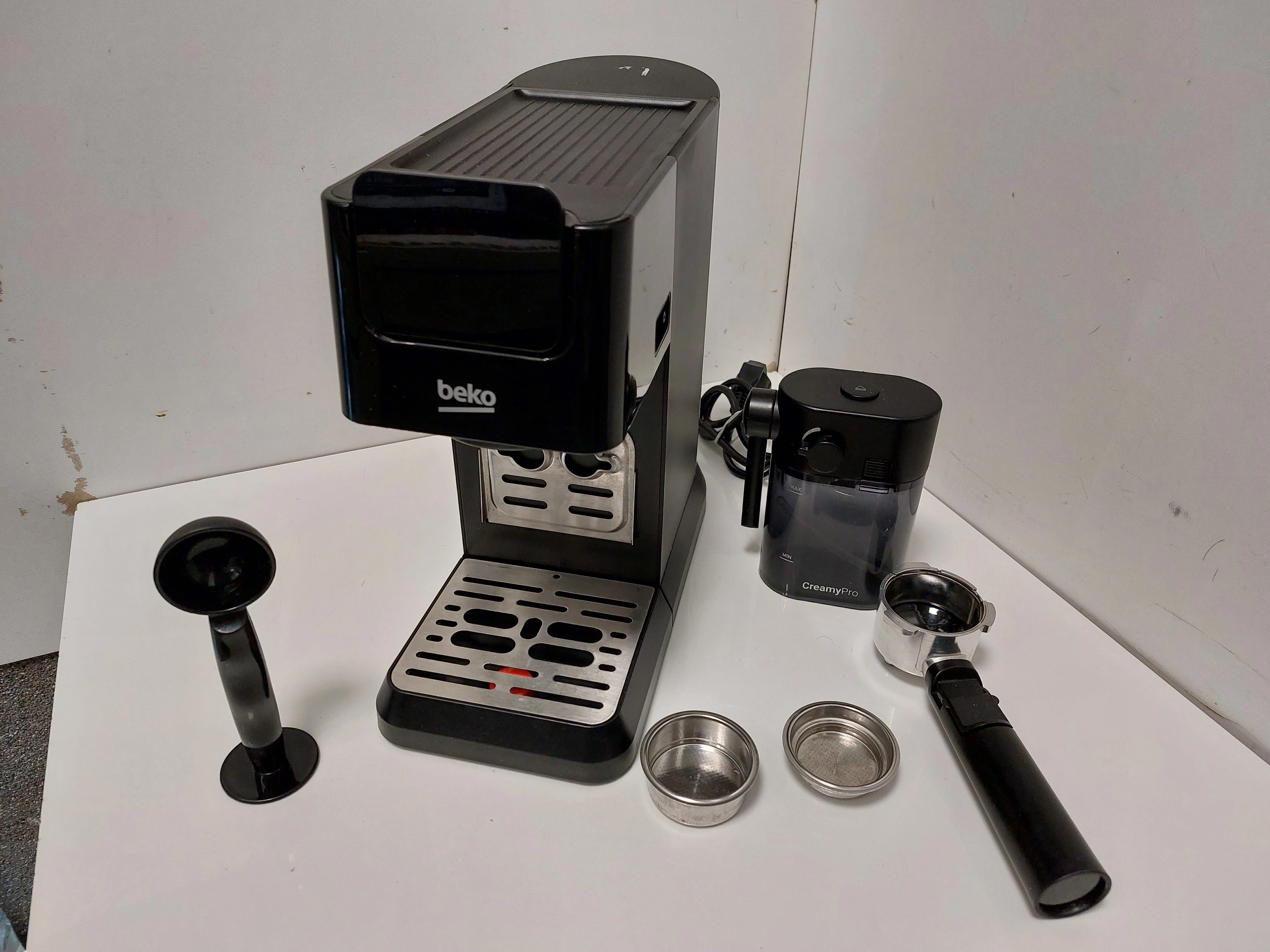kolbowy-ekspres-cisnieniowy-beko-caffe-experto-cep5303b-kurniki-6-krakow