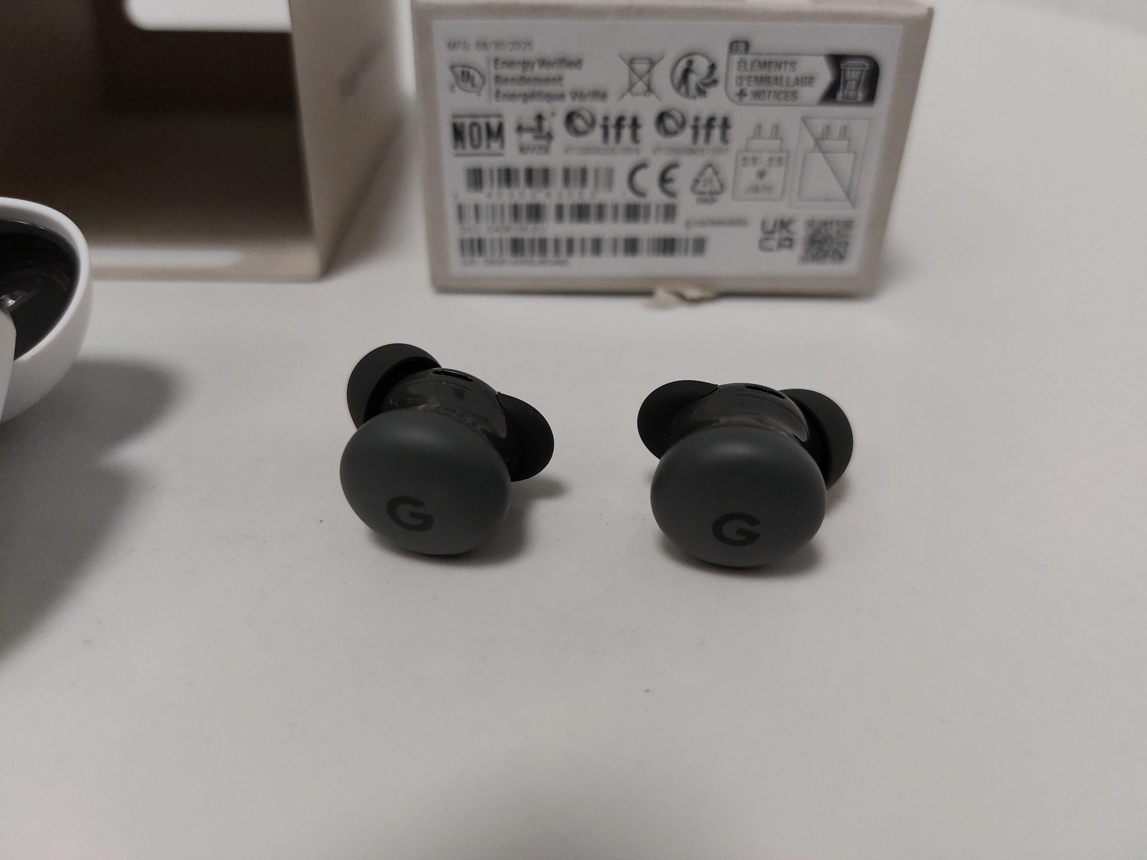 sluchawki-bluetooth-douszne-google-pixel-buds-2a-pudelko-ean-gtin-840353930537