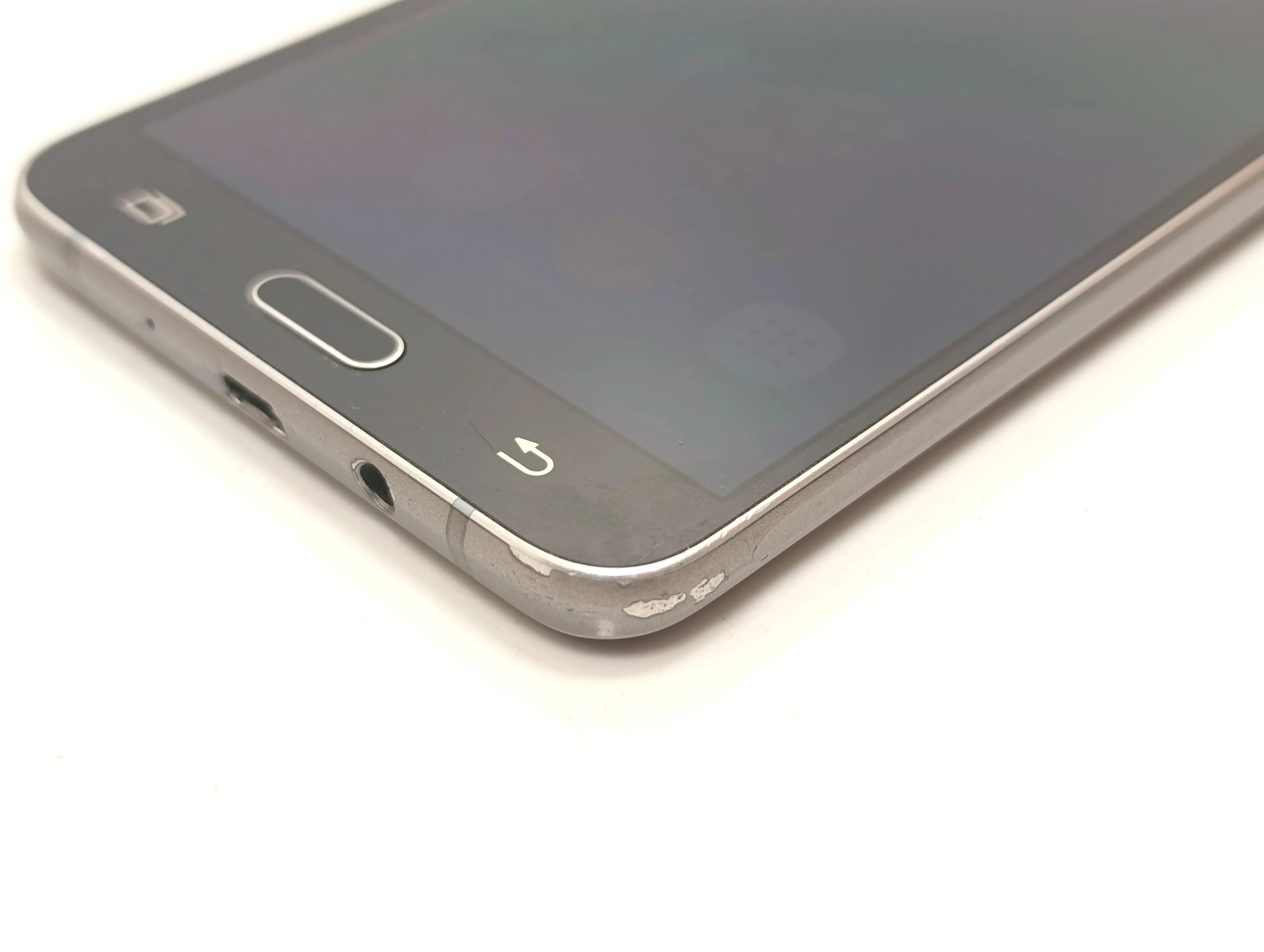 telefon-samsung-galaxy-j7-2016-przekatna-ekranu-520