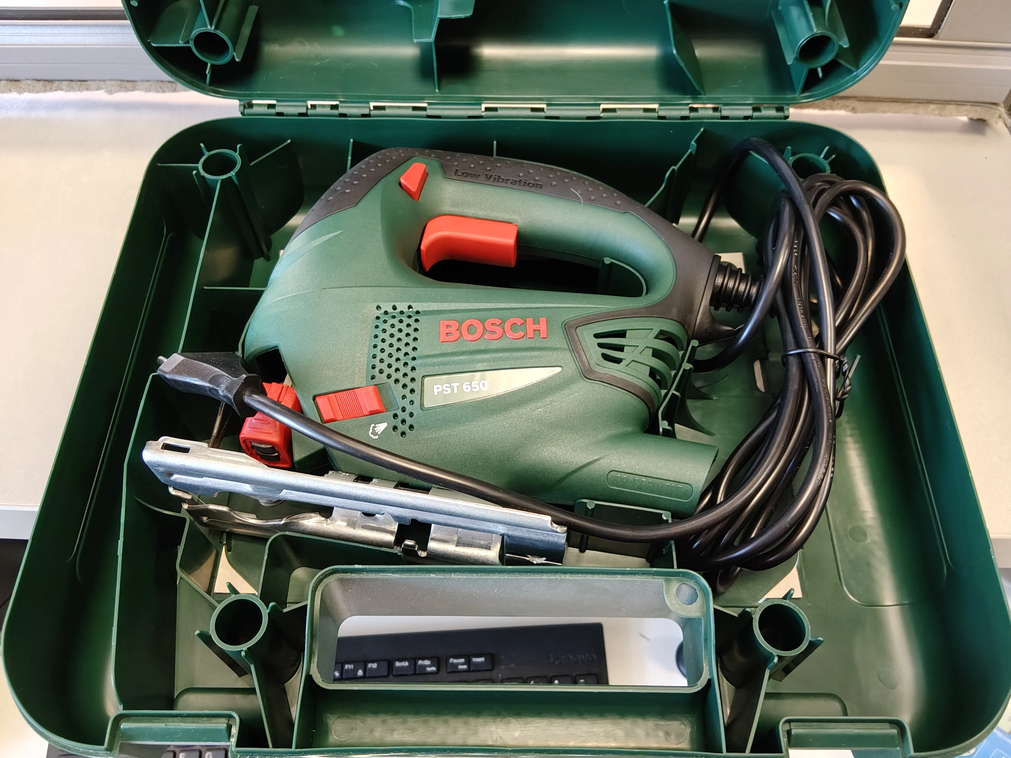 wyrzynarka-bosch-pst-650-walizka-stan-11323-2