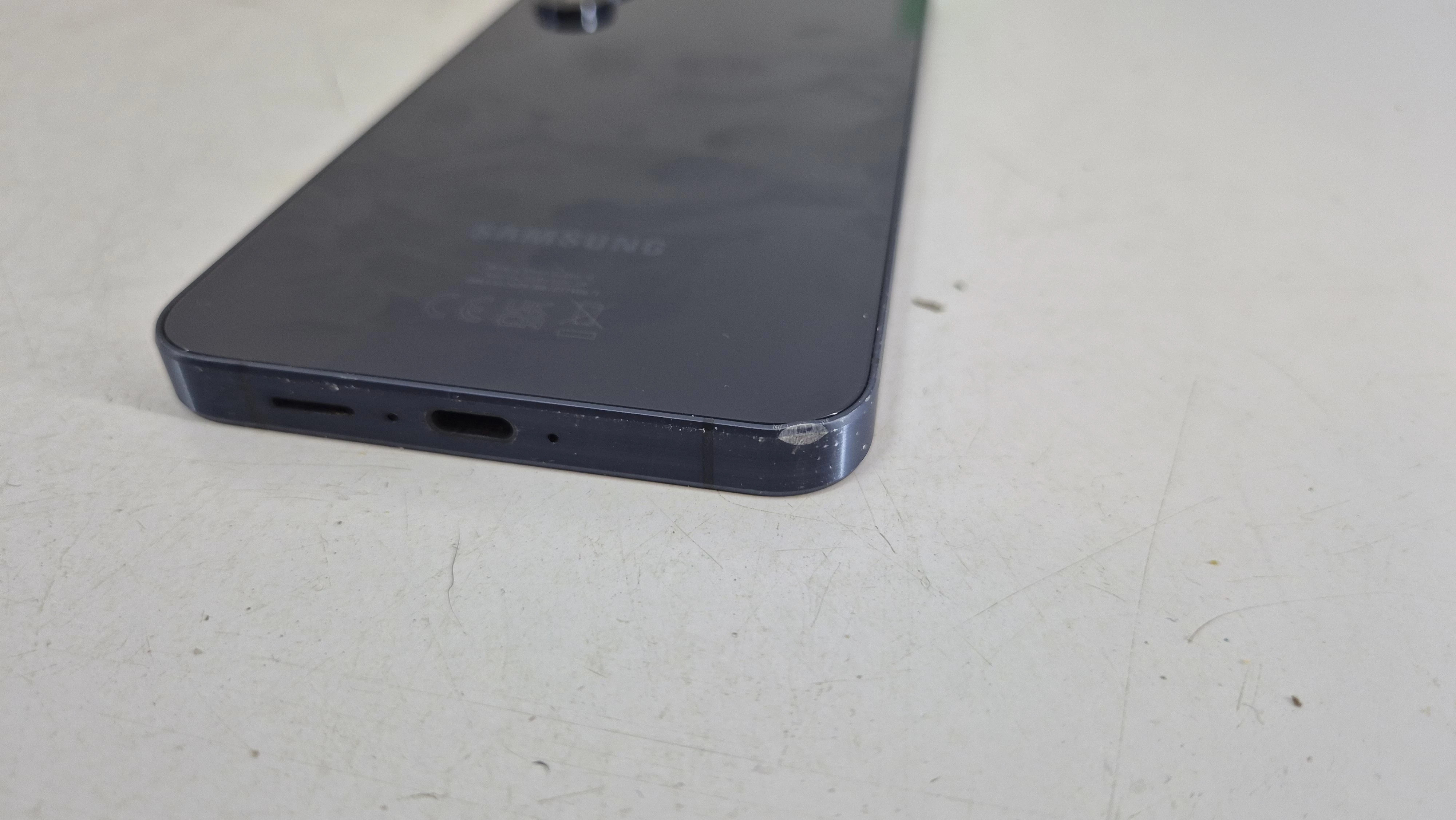 telefon-samsung-galaxy-a55-5g-przekatna-ekranu-660