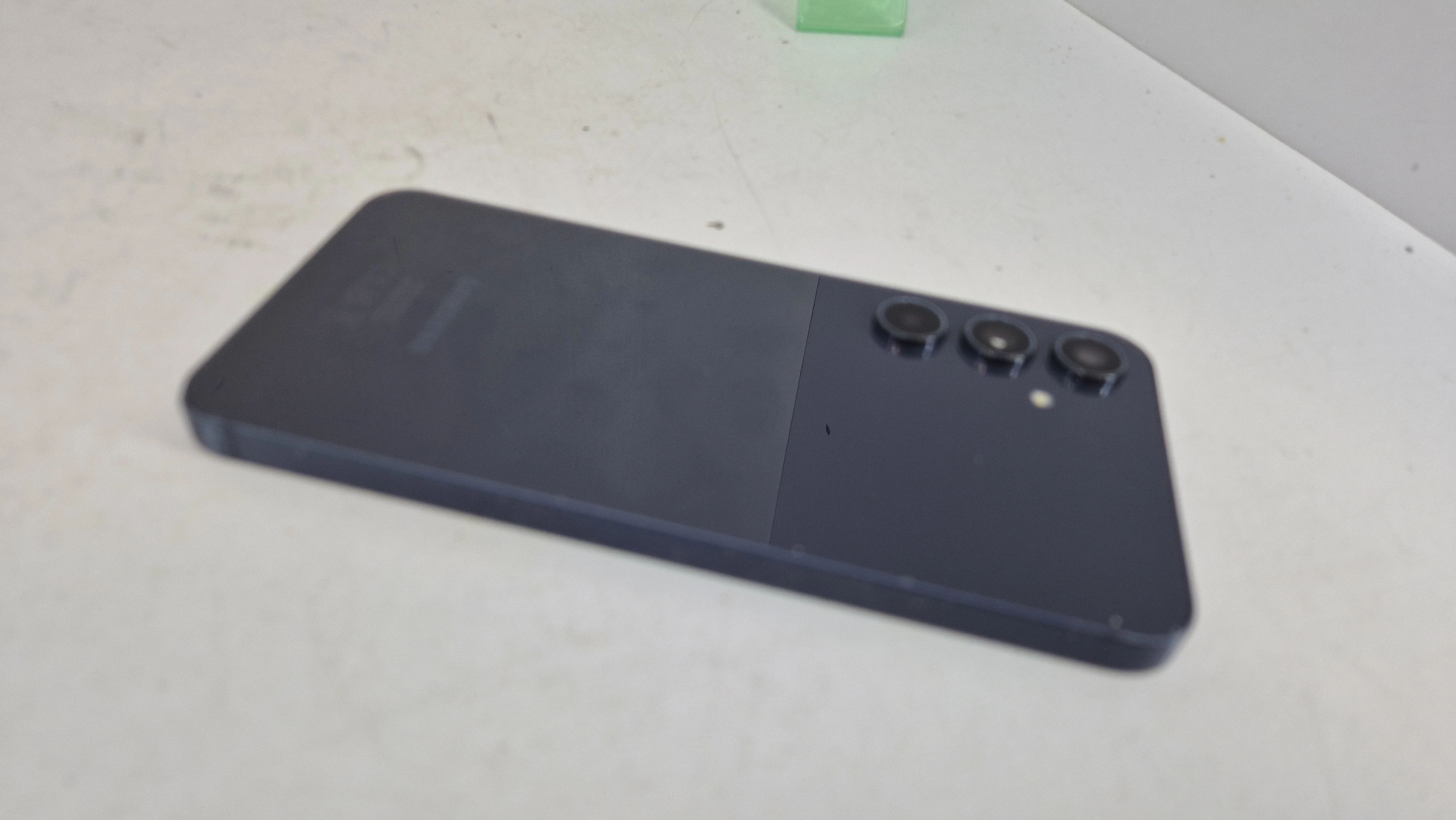 telefon-samsung-galaxy-a55-5g-pojemnosc-akumulatora-5000