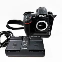 LUSTRZANKA NIKON D3 – KORPUS + ORYGINALNA ŁADOWARKA MH-22